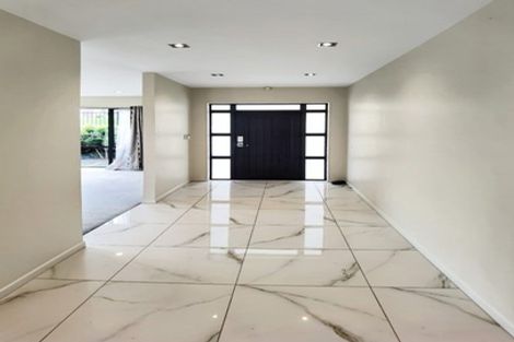 Photo of property in 19 Wye Oak Drive, Schnapper Rock, Auckland, 0632