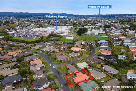 Photo of property in 112 Buscomb Avenue, Henderson, Auckland, 0610