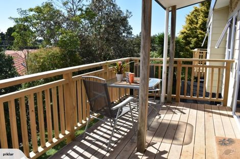Photo of property in 8a Holiday Road, Stanmore Bay, Whangaparaoa, 0932