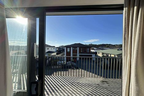 Photo of property in 8/38 Jane Maree Road, Kumeu, 0810