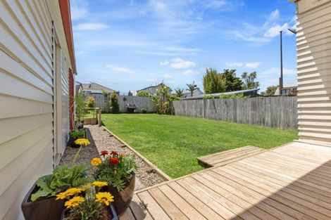 Photo of property in 8 Creamer Avenue, Belmont, Auckland, 0622