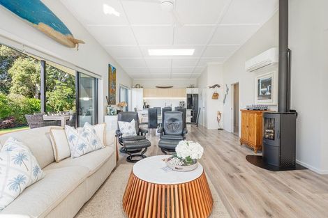Photo of property in 10 Voyager Place, Cooks Beach, Whitianga, 3591