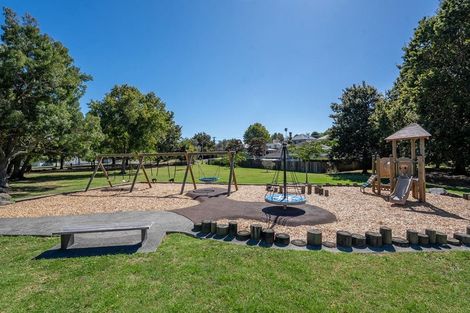 Photo of property in 27 Hastings Parade, Devonport, Auckland, 0624