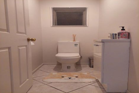 Photo of property in 21 Suncrest Drive, West Harbour, Auckland, 0618