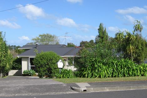 Photo of property in 37 Jaemont Avenue, Te Atatu South, Auckland, 0610