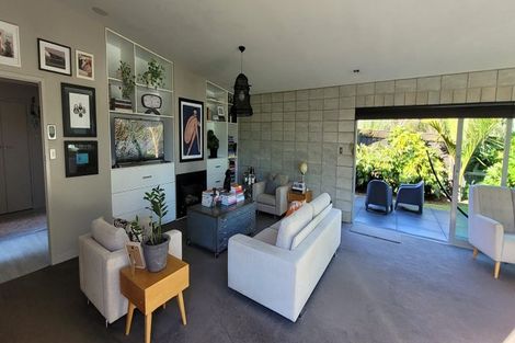 Photo of property in 28 Veale Road, Frankleigh Park, New Plymouth, 4310