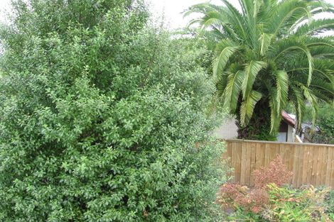 Photo of property in 2/404 Glenfield Road, Glenfield, Auckland, 0629