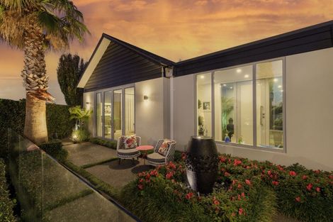 Photo of property in 5 Tupuhi Place, Highlands Park, New Plymouth, 4312