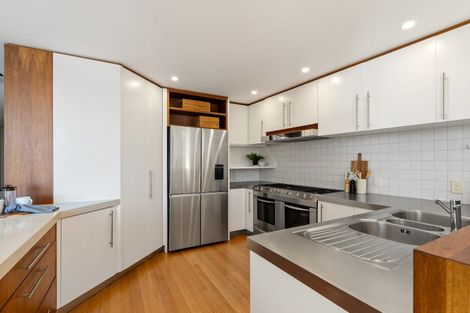 Photo of property in 2/326 Oriental Parade, Oriental Bay, Wellington, 6011