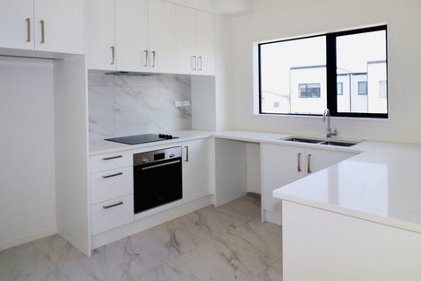 Photo of property in 3 Heketara Place, Papakura, 2110