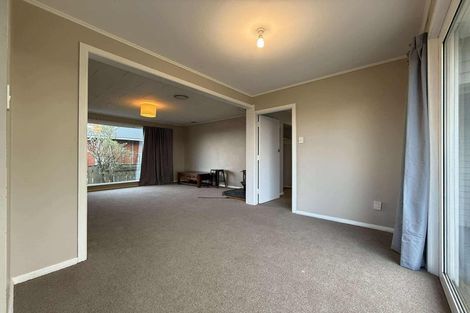 Photo of property in 52 Ruskin Road, Newlands, Wellington, 6037