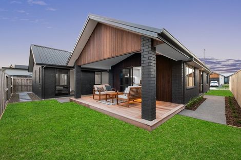 Photo of property in 20 Hanlow Place, Pyes Pa, Tauranga, 3112
