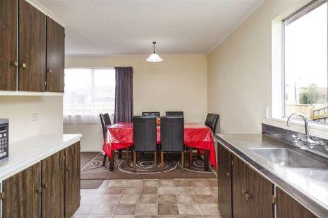 Photo of property in 61 Hillcrest Drive, Kelvin Grove, Palmerston North, 4414