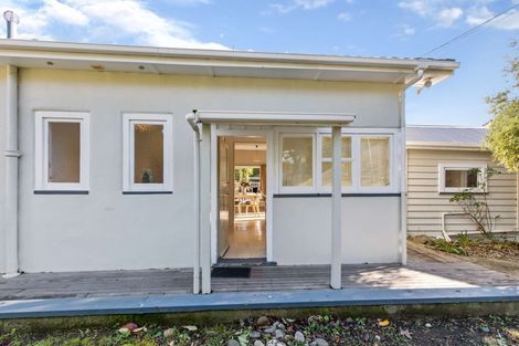 Photo of property in 92 Winara Avenue, Waikanae, 5036