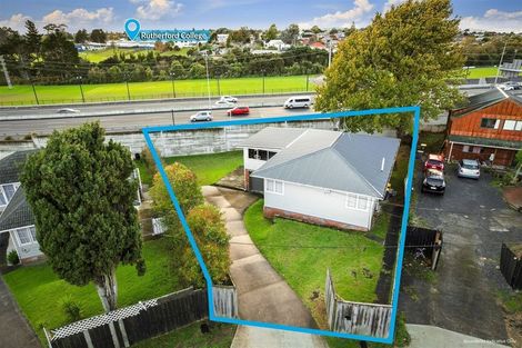 Photo of property in 22 Paton Avenue, Te Atatu South, Auckland, 0610