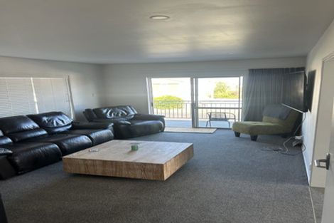 Photo of property in 1/3 Argyle Terrace, Milford, Auckland, 0620