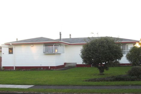 Photo of property in 10 Ngatuku Place, Tokoroa, 3420