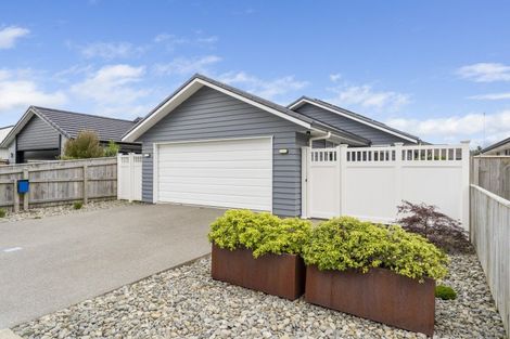 Photo of property in 8 Paioke Street, Waikanae, 5036