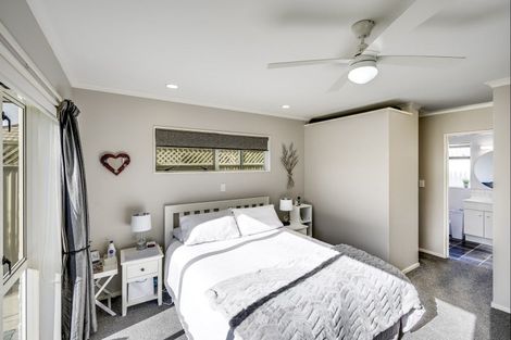 Photo of property in 5 Flemington Place, Taradale, Napier, 4112