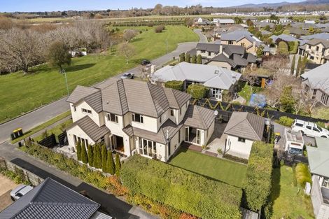 Photo of property in 68 Willowview Drive, Redwood, Christchurch, 8051