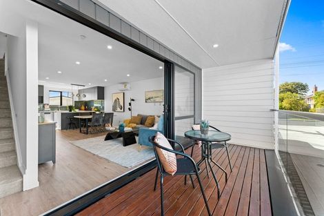 Photo of property in 2/18 Sylvan Crescent, Te Atatu South, Auckland, 0610