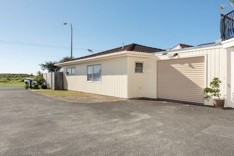 Photo of property in 1/1004 Papamoa Beach Road, Papamoa Beach, Papamoa, 3118