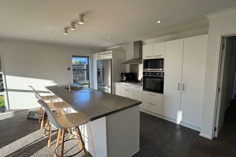 Photo of property in 2 Whio Close, Parklands, Christchurch, 8083