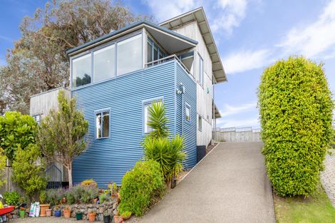 Photo of property in 3/32 Hand Road, Helensville, 0800