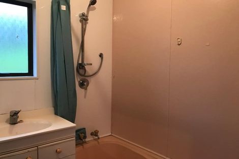 Photo of property in 11 Randal Place, Bayview, Auckland, 0629