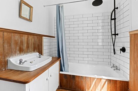 Photo of property in 90 Pendarves Street, New Plymouth, 4310