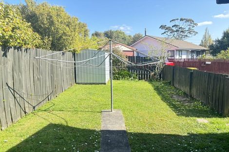 Photo of property in 77 Meadowvale Rise, Titirangi, Auckland, 0604
