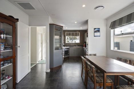 Photo of property in 14 Dampier Avenue, Awapuni, Palmerston North, 4412