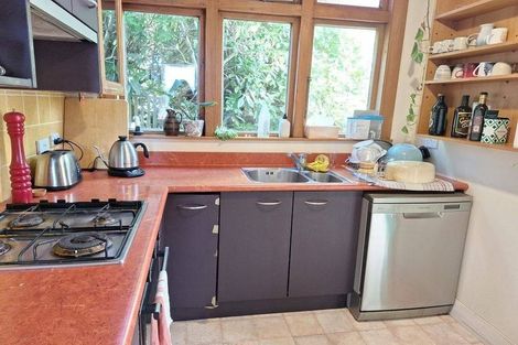 Photo of property in 24 Lincoln Street, Brooklyn, Wellington, 6021