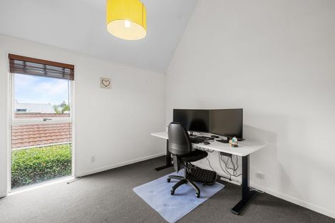 Photo of property in 15a Saint Winifreds Place, Bryndwr, Christchurch, 8052