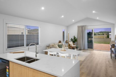 Photo of property in 102 Pelorus Avenue, Poraiti, Napier, 4182