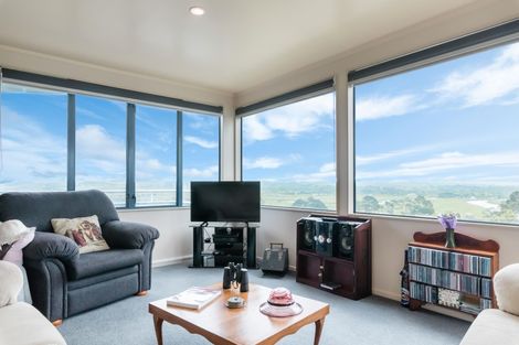 Photo of property in 3/32 Hand Road, Helensville, 0800