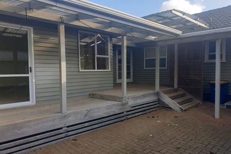Photo of property in 8 River Road, Te Atatu Peninsula, Auckland, 0610