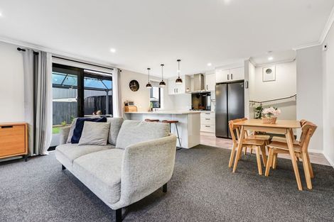 Photo of property in 2/64 Cabourne Drive, Glenview, Hamilton, 3206