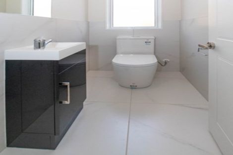 Photo of property in 8 Franheim Crescent, Orewa, 0931