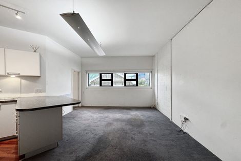 Photo of property in Endeavour Apartments, 19/125u Thorndon Quay, Pipitea, Wellington, 6011
