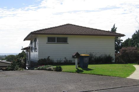 Photo of property in 34 Pokapu Street, Titirangi, Auckland, 0600