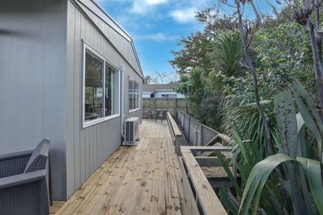 Photo of property in 69a/2 Godley Road, Green Bay, Auckland, 0604
