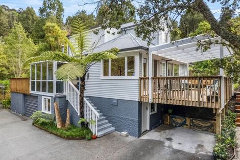 Photo of property in 199 Woodlands Park Road, Titirangi, Auckland, 0604
