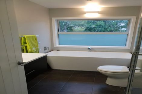 Photo of property in 20 De Val Drive, Titirangi, Auckland, 0604