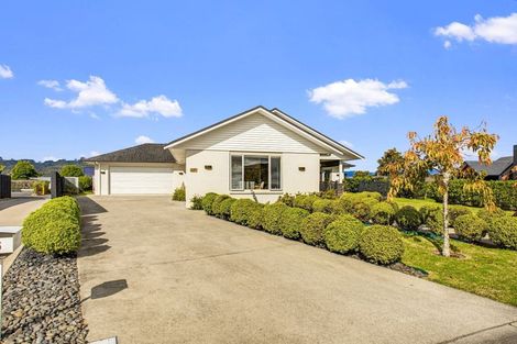 Photo of property in 14 Topping Place, Whitianga, 3510