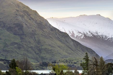 Photo of property in 15 Kereru Crescent, Wanaka, 9305