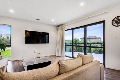 Photo of property in 50 Cloonlyon Drive, Flat Bush, Auckland, 2019