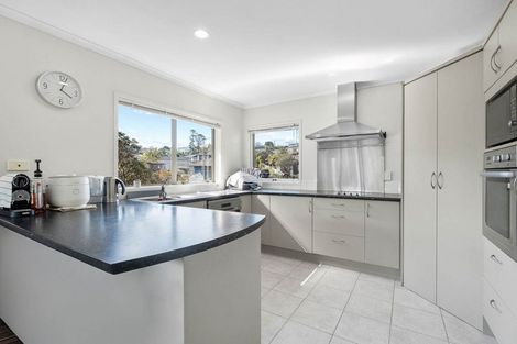 Photo of property in 142 Oaktree Avenue, Browns Bay, Auckland, 0630