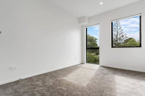 Photo of property in 523b Pakuranga Road, Howick, Auckland, 2010
