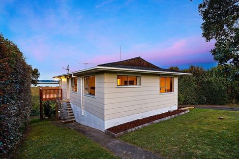 Photo of property in 31 Pipitea Place, Massey, Auckland, 0614